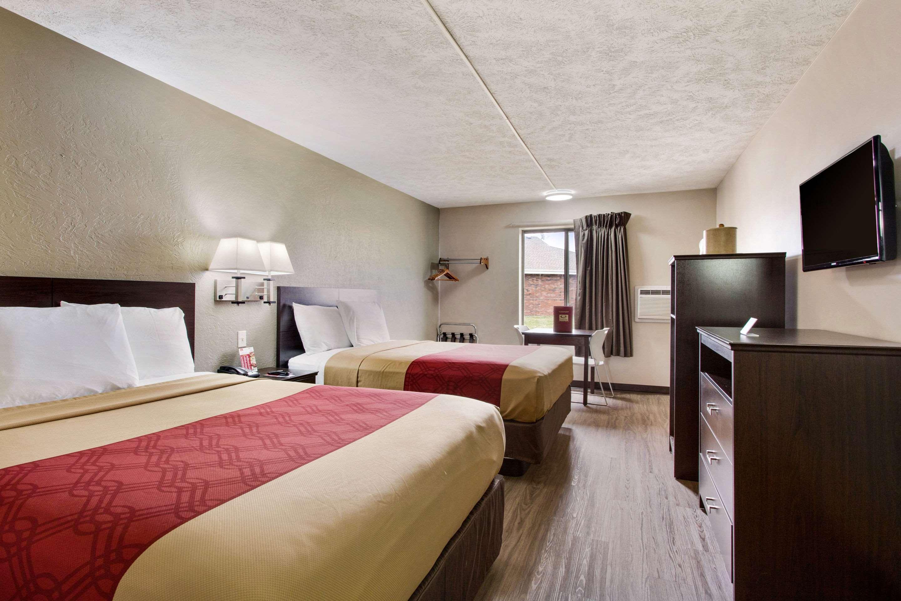 Red Lion Inn & Suites Olathe Kansas City Extérieur photo
