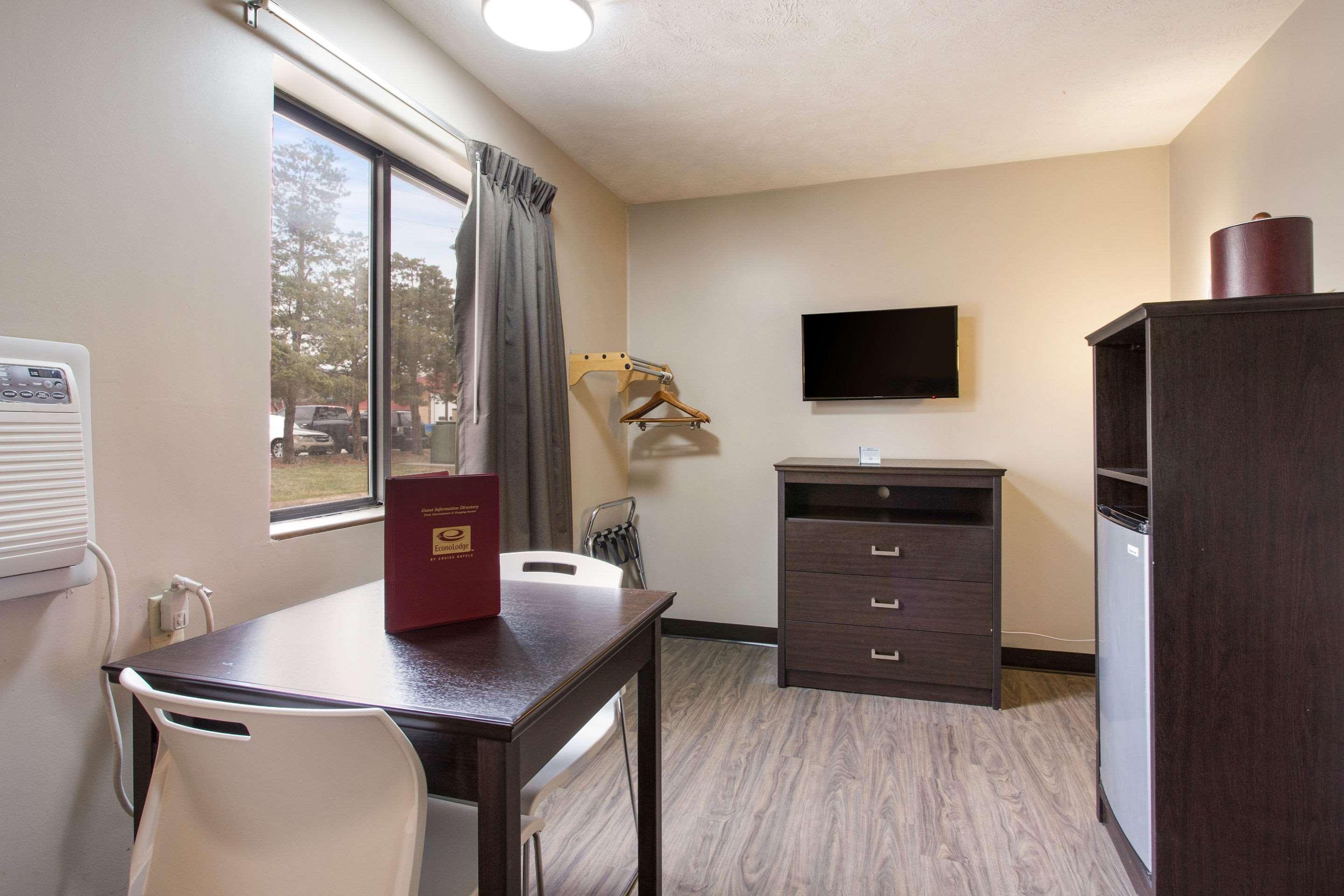 Red Lion Inn & Suites Olathe Kansas City Extérieur photo